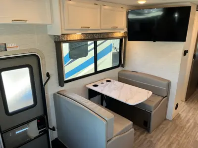 2025 Thor Motor Coach Resonate photo 15
