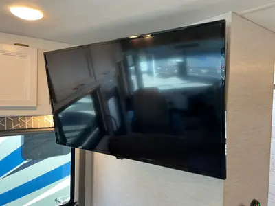 2025 Thor Motor Coach Resonate photo 18