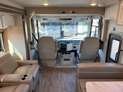 2025 Thor Motor Coach Resonate photo 3