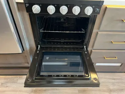 2025 Thor Motor Coach Resonate photo 12