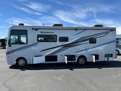 2025 Thor Motor Coach Resonate photo 29