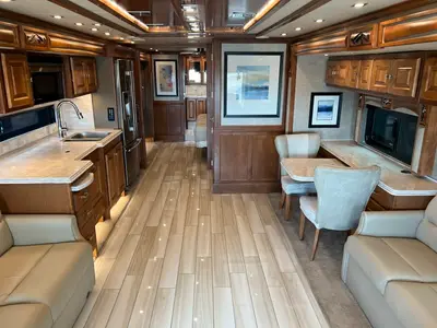 2019 Tiffin Motorhomes Phaeton photo 5
