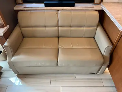 2019 Tiffin Motorhomes Phaeton photo 11
