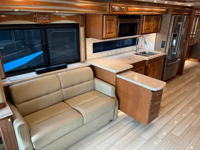 2019 Tiffin Motorhomes Phaeton photo 10