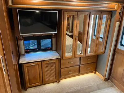 2019 Tiffin Motorhomes Phaeton photo 24