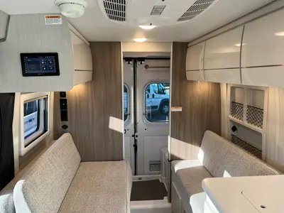 2026 Thor Motor Coach Rize photo 4