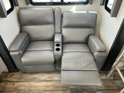 2023 Keystone Wheel Avalanche 338GK photo 11