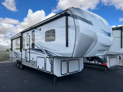 Used 2023 Keystone Wheel Avalanche 338GK