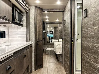 2023 Tiffin Motorhomes Breeze 33BR photo 17