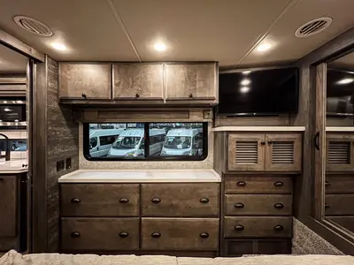 2023 Tiffin Motorhomes Breeze 33BR photo 20