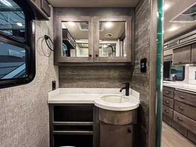 2023 Tiffin Motorhomes Breeze 33BR photo 15