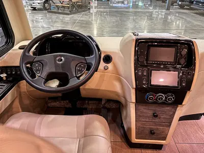 2023 Tiffin Motorhomes Breeze 33BR photo 3