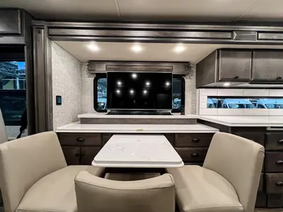 2023 Tiffin Motorhomes Breeze 33BR photo 8