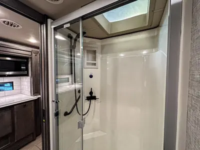 2023 Tiffin Motorhomes Breeze 33BR photo 16