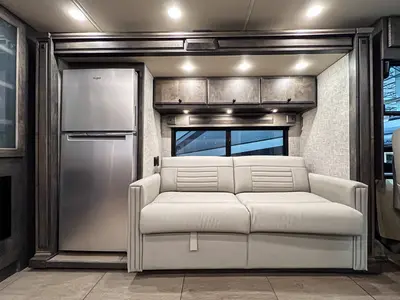 2023 Tiffin Motorhomes Breeze 33BR photo 6