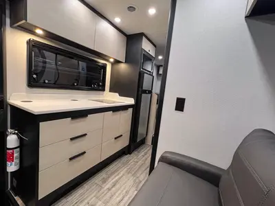 2026 Tiffin Motorhomes Open Trail photo 8