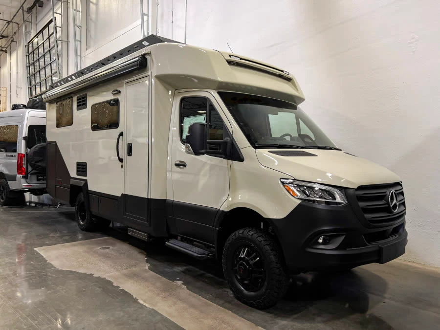 2026 Tiffin Motorhomes Open Trail exterior