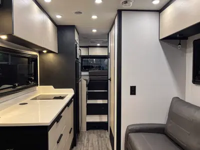 2026 Tiffin Motorhomes Open Trail photo 5
