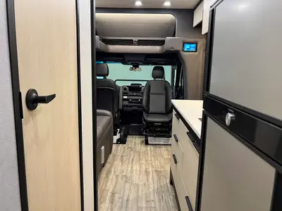 2026 Tiffin Motorhomes Open Trail photo 3
