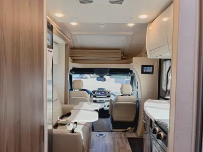 2026 Thor Motor Coach Delano photo 2