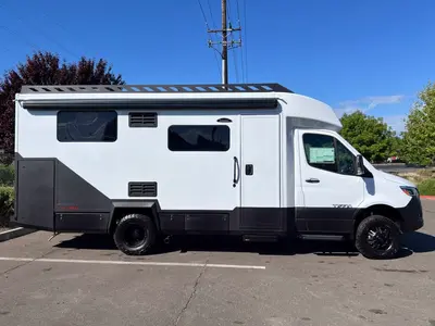2026 Tiffin Motorhomes Open Trail photo 16