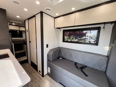 2026 Tiffin Motorhomes Open Trail photo 5