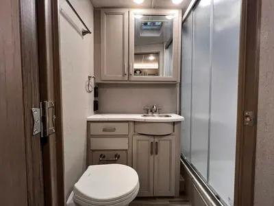 2027 Thor Motor Coach Magnitude photo 15