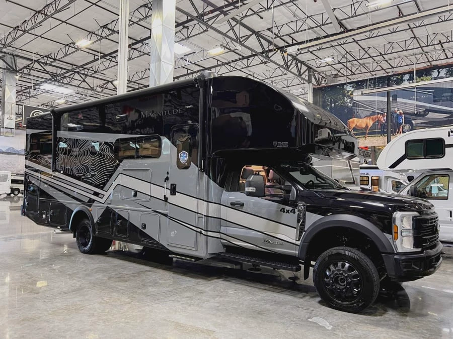 2027 Thor Motor Coach Magnitude exterior