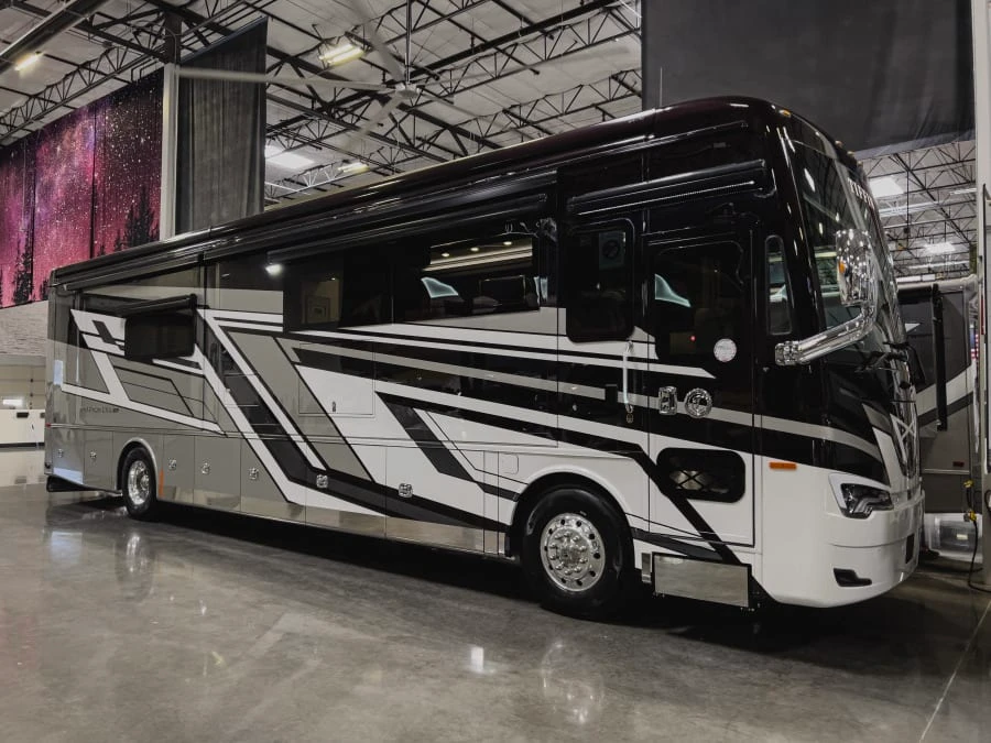 2026 Tiffin Motorhomes Allegro BUS exterior