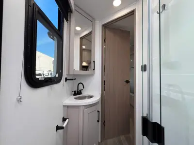 2027 Entegra Coach Odyssey photo 17