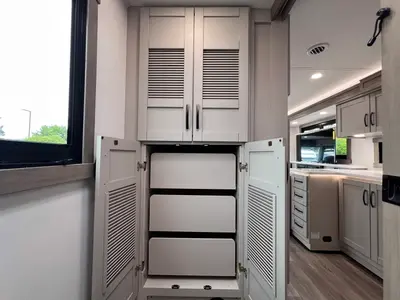 2027 Entegra Coach Vision XL photo 18