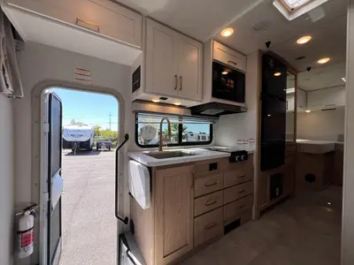 2027 Thor Motor Coach Chateau photo 10