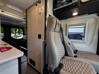 2027 Tiffin Motorhomes GH1 photo 8