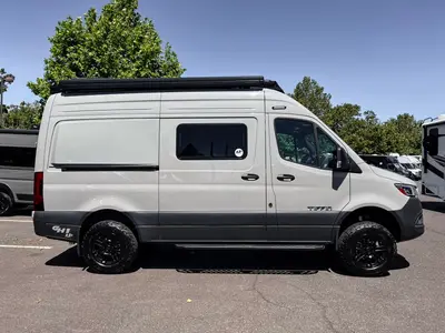 2027 Tiffin Motorhomes GH1 photo 16