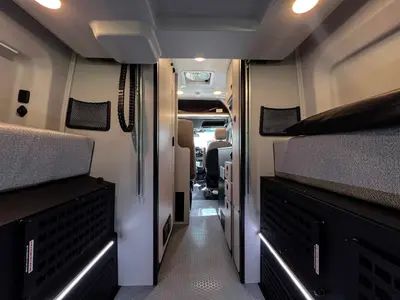 2027 Tiffin Motorhomes GH1 photo 3