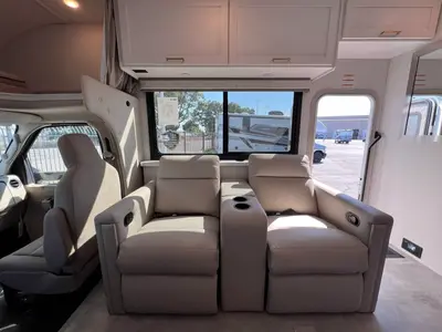 2027 Thor Motor Coach Chateau photo 7