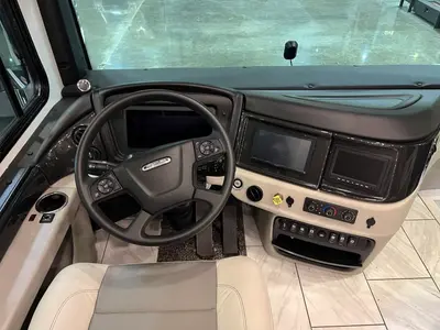 2027 Fleetwood Discovery photo 3
