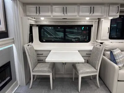 2027 Fleetwood Discovery photo 8