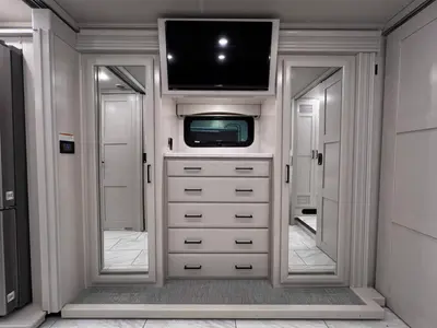 2027 Fleetwood Discovery photo 24