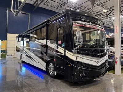 New 2027 Fleetwood Discovery 38W