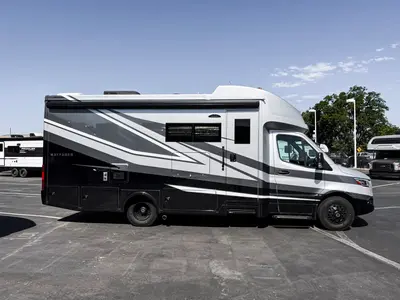 2027 Tiffin Motorhomes Wayfarer photo 19