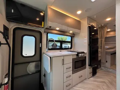 2027 Thor Motor Coach Compass AWD photo 7