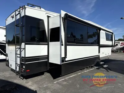 2026 Brinkley Model Z photo 8