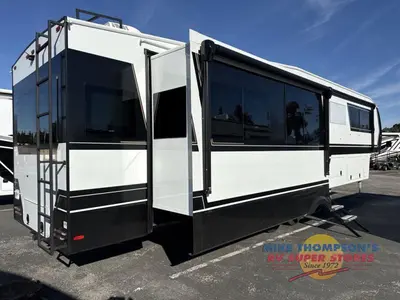 2026 Brinkley Model Z photo 14