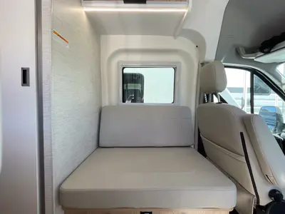 2027 Thor Motor Coach Talavera photo 7