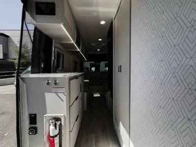 2027 Thor Motor Coach Tellaro photo 4