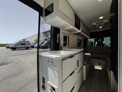 2027 Thor Motor Coach Tellaro photo 6