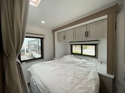 2027 Entegra Coach Odyssey SE photo 16