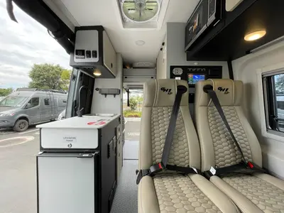 2027 Tiffin Motorhomes GH1 photo 4