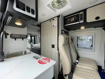 2027 Tiffin Motorhomes GH1 photo 5